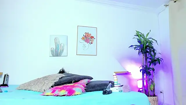 naomy 68 online show from 03/05/25, 10:54