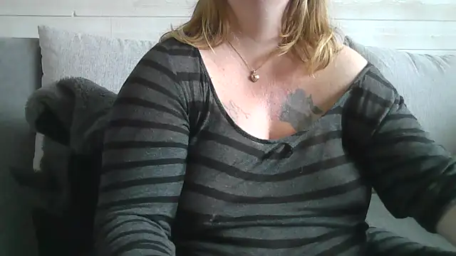 sizha6 online show from 10/21/25, 10:58