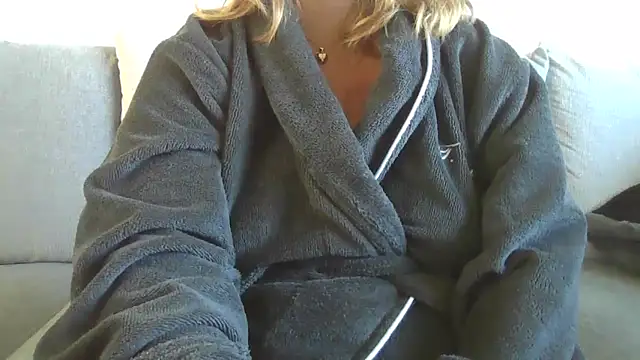 sizha6 online show from 10/20/25, 12:06