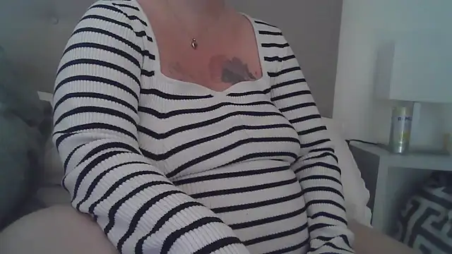 sizha6 online show from 11/19/25, 10:59