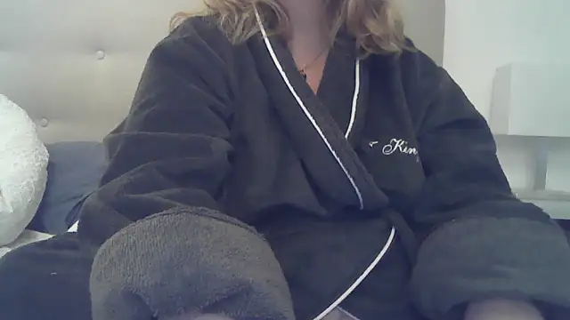 sizha6 online show from 11/11/25, 10:43