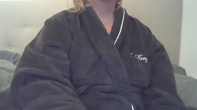 sizha6 online show from 10/15/25, 04:44