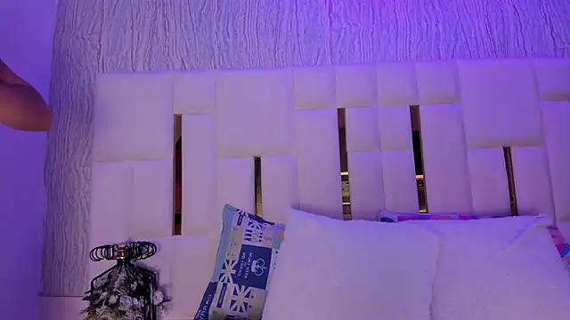 hillary uckerman  online show from 04/02/26, 11:39