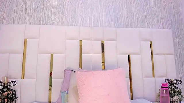 hillary uckerman  online show from 11/11/25, 11:16