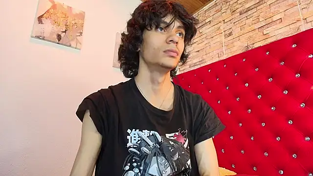 sc0rpius  online show from 03/04/25, 07:43