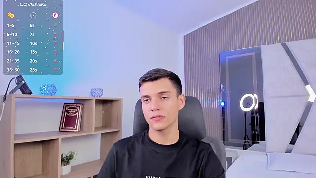 JacobRoberts1 online show from 11/19/25, 08:31