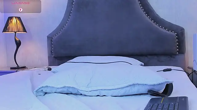 JacobRoberts1 online show from 12/19/25, 08:38