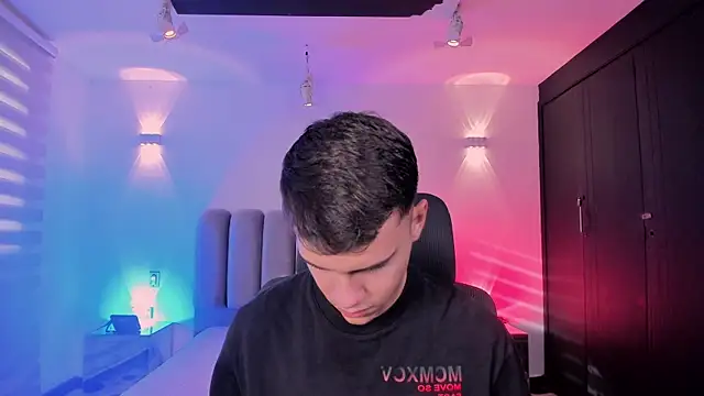 JacobRoberts1 online show from 10/31/25, 09:32