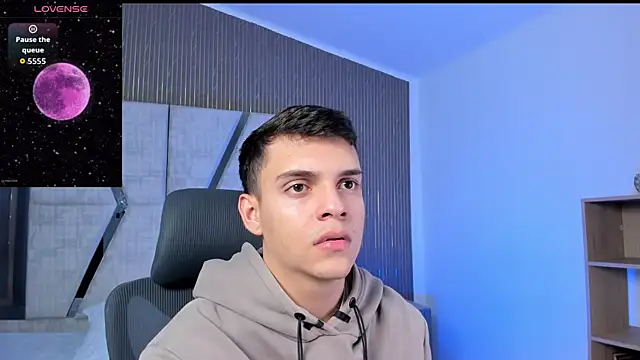 JacobRoberts1 online show from 11/13/25, 08:35