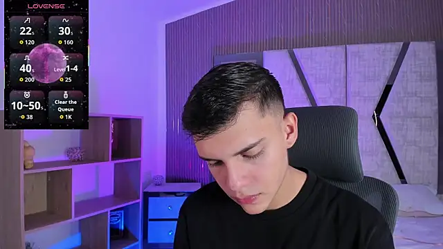 JacobRoberts1 online show from 12/01/25, 08:32