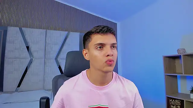 JacobRoberts1 online show from 10/10/25, 08:09