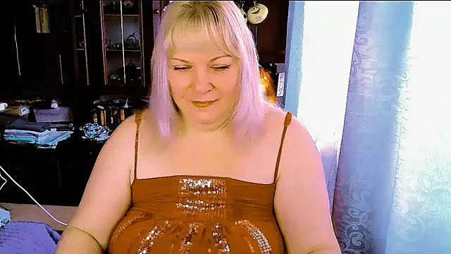 FlowerButterf online show from 12/21/25, 09:33