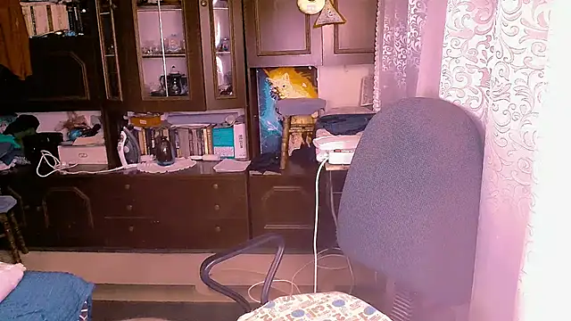 FlowerButterf online show from 03/02/26, 08:49