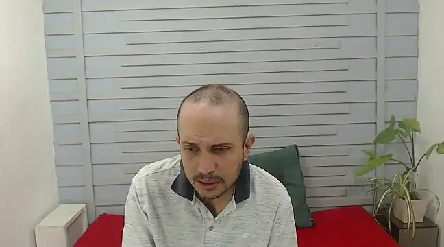 JhonTorres018 online show from 02/24/25, 07:30