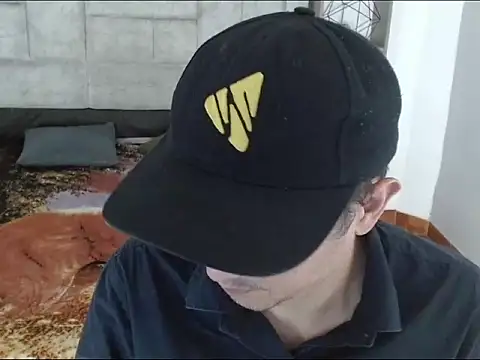 JhonTorres018 online show from 03/03/26, 07:21