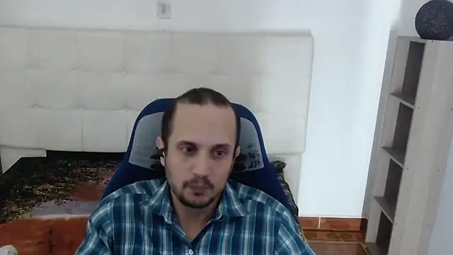 JhonTorres018 online show from 11/21/25, 09:41