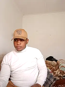 Snapshot of bosszonke123 chatting on 04/19/26, 12:39 bosszonke123 online show from 04/19/26, 12:39