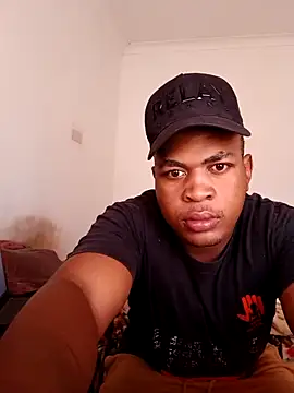 Snapshot of bosszonke123 chatting on 04/18/26, 07:33 bosszonke123 online show from 04/18/26, 07:33