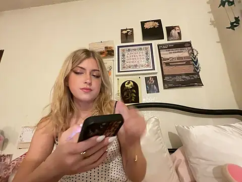 sinfulblonde1 online show from 02/20/25, 03:23