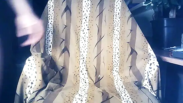 Snapshot of liquidio chatting on 12/17/25, 06:35 liquidio online show from 12/17/25, 06:35