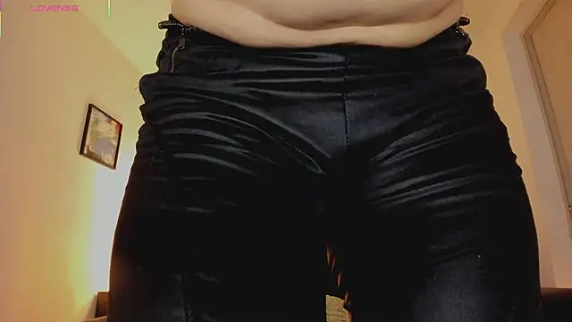 Skay Hot online show from 03/27/26, 05:58