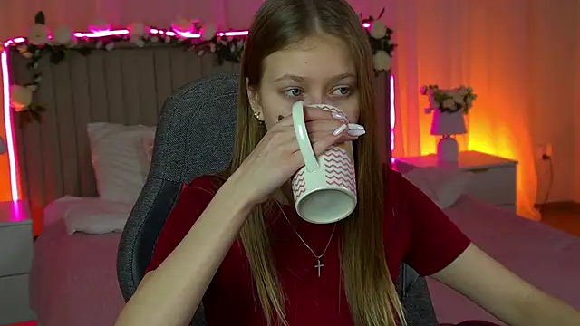 EveMundie online show from 12/23/25, 09:52