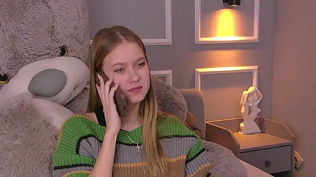 Snapshot of EveMundie chatting on 03/03/25, 07:07 EveMundie online show from 03/03/25, 07:07