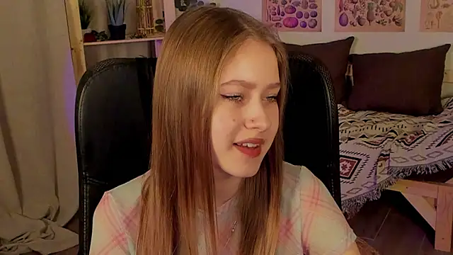 Snapshot of EveMundie chatting on 03/20/25, 04:31 EveMundie online show from 03/20/25, 04:31