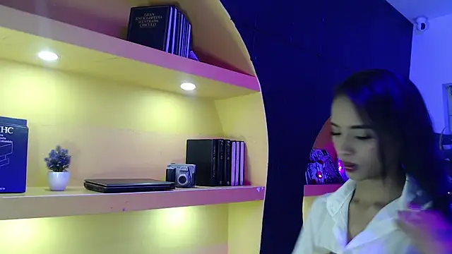 AnahisBennett online show from 04/10/26, 04:41