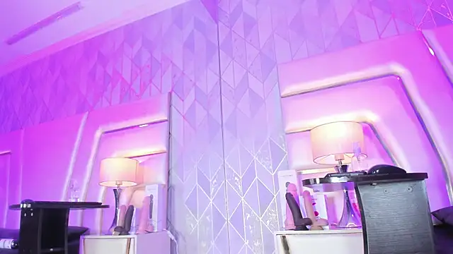 AnahisBennett online show from 11/12/25, 08:29