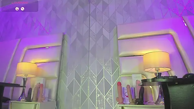 AnahisBennett online show from 11/20/25, 04:02