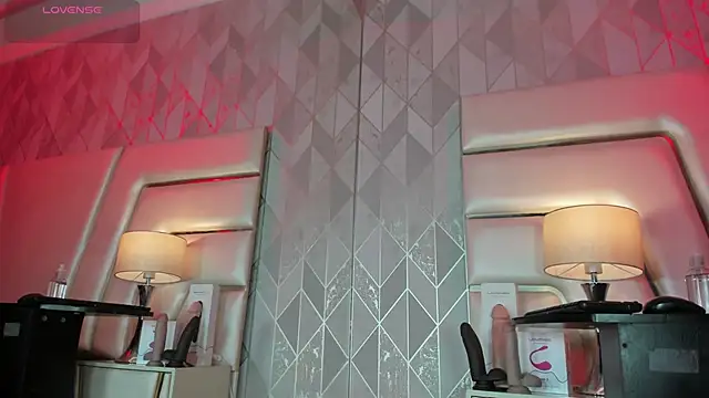 AnahisBennett online show from 11/02/25, 11:59