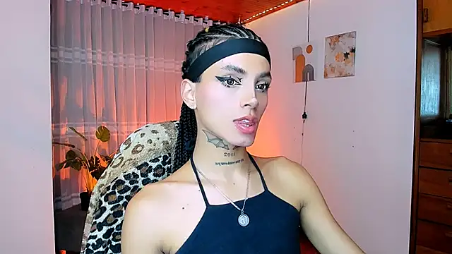 Snapshot of nilam_valker chatting on 05/25/26, 10:30 nilam valker online show from 05/25/26, 10:30