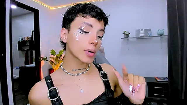 Snapshot of nilam_valker chatting on 10/08/25, 09:37 nilam valker online show from 10/08/25, 09:37