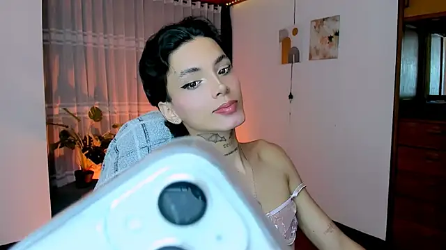 Snapshot of nilam_valker chatting on 06/03/26, 12:11 nilam valker online show from 06/03/26, 12:11