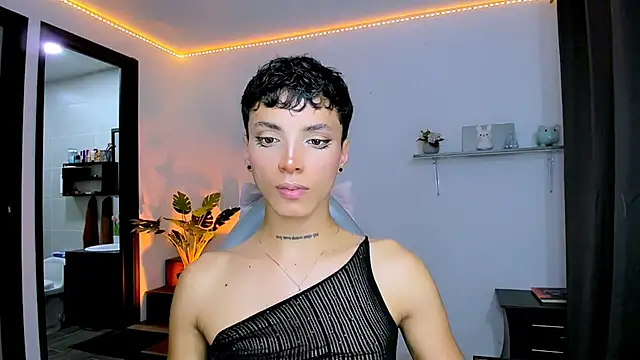 Snapshot of nilam_valker chatting on 10/07/25, 11:28 nilam valker online show from 10/07/25, 11:28