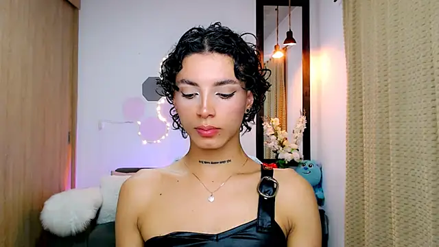 Snapshot of nilam_valker chatting on 03/16/25, 11:59 nilam valker online show from 03/16/25, 11:59