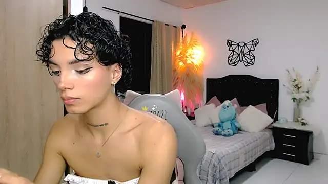 Snapshot of nilam_valker chatting on 02/24/25, 12:30 nilam valker online show from 02/24/25, 12:30