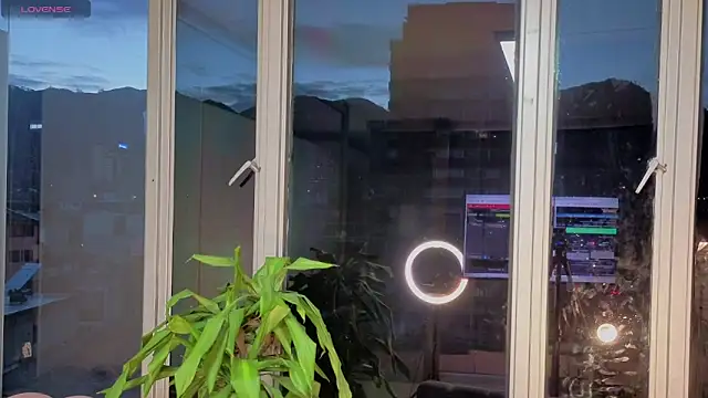 Snapshot of Ivanna_West chatting on 10/09/25, 10:27 Ivanna West online show from 10/09/25, 10:27