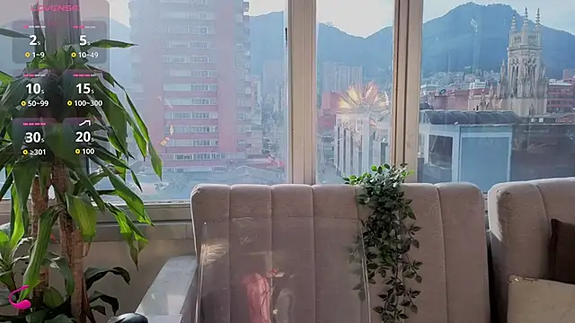 Snapshot of Ivanna_West chatting on 10/06/25, 11:55 Ivanna West online show from 10/06/25, 11:55