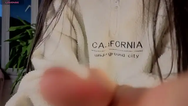 Snapshot of Ivanna_West chatting on 10/15/25, 10:23 Ivanna West online show from 10/15/25, 10:23