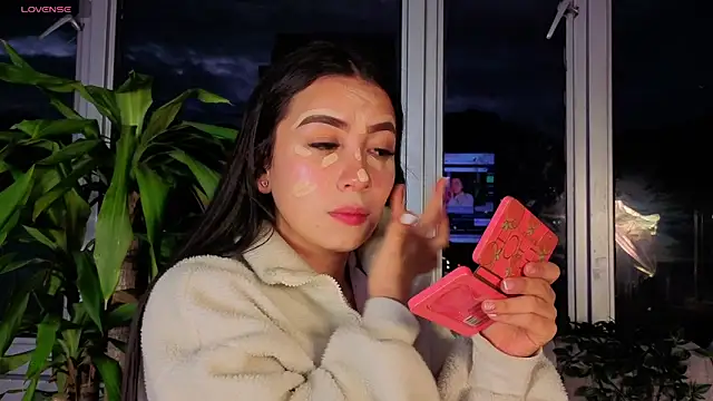 Snapshot of Ivanna_West chatting on 10/24/25, 10:25 Ivanna West online show from 10/24/25, 10:25