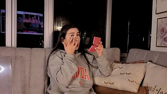 Snapshot of Ivanna_West chatting on 12/04/25, 10:03 Ivanna West online show from 12/04/25, 10:03