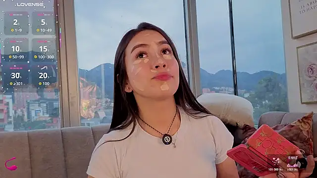 Snapshot of Ivanna_West chatting on 11/17/25, 12:31 Ivanna West online show from 11/17/25, 12:31