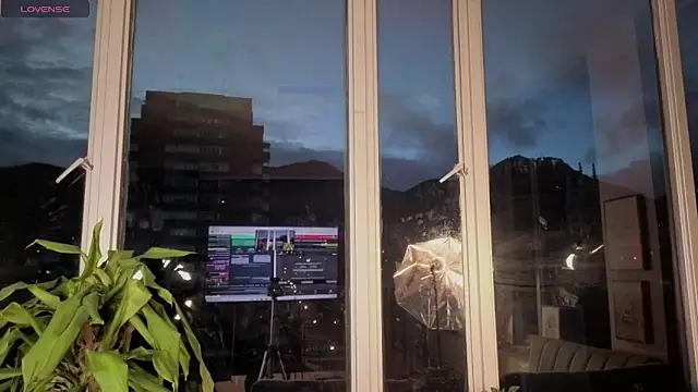 Snapshot of Ivanna_West chatting on 10/01/25, 10:30 Ivanna West online show from 10/01/25, 10:30