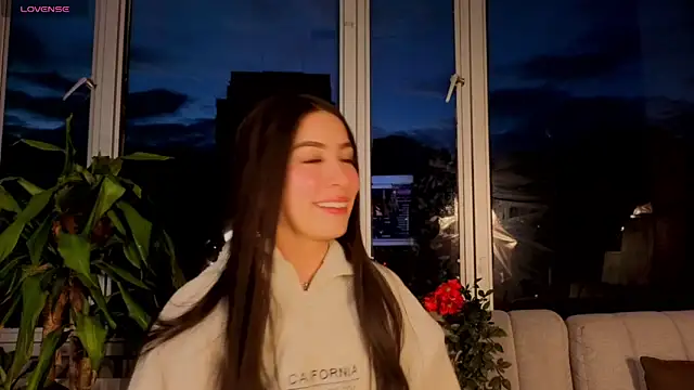 Snapshot of Ivanna_West chatting on 10/10/25, 10:27 Ivanna West online show from 10/10/25, 10:27