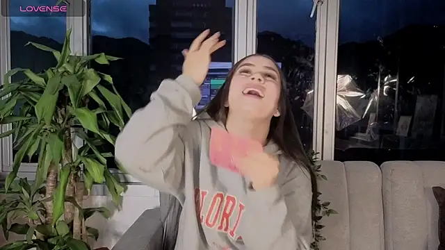 Snapshot of Ivanna_West chatting on 09/25/25, 10:32 Ivanna West online show from 09/25/25, 10:32