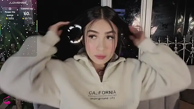 Snapshot of Ivanna_West chatting on 10/21/25, 10:25 Ivanna West online show from 10/21/25, 10:25