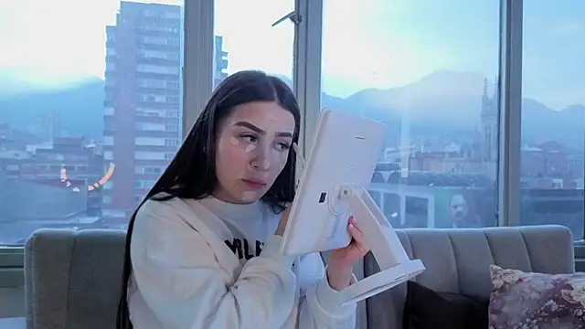 Snapshot of Ivanna_West chatting on 12/01/25, 11:44 Ivanna West online show from 12/01/25, 11:44