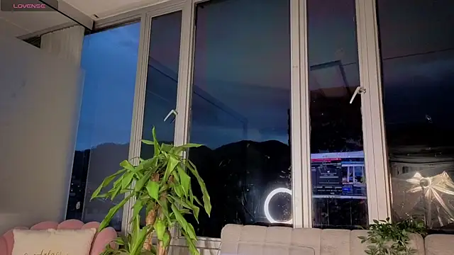 Snapshot of Ivanna_West chatting on 10/03/25, 10:28 Ivanna West online show from 10/03/25, 10:28